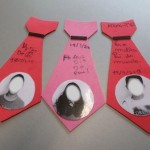 Gravatas feitas à mão, coloridas e com mensagem sobre o dia do pai e fotografia dos clientes do CRID